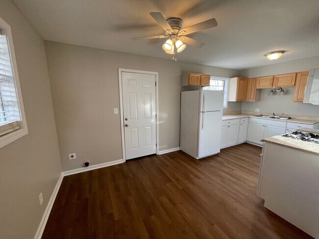 Building Photo - 963 Hillview Blvd