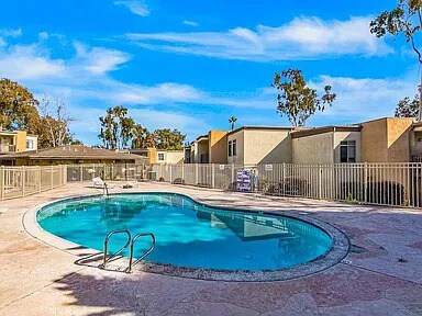Foto del edificio - 432 Edgehill Ln