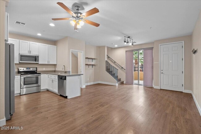 Building Photo - 1406 W Main St