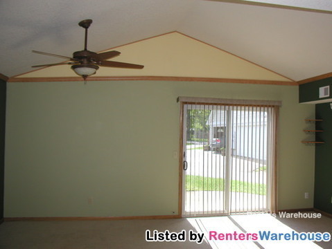 Foto del edificio - 12102 Lake Ln
