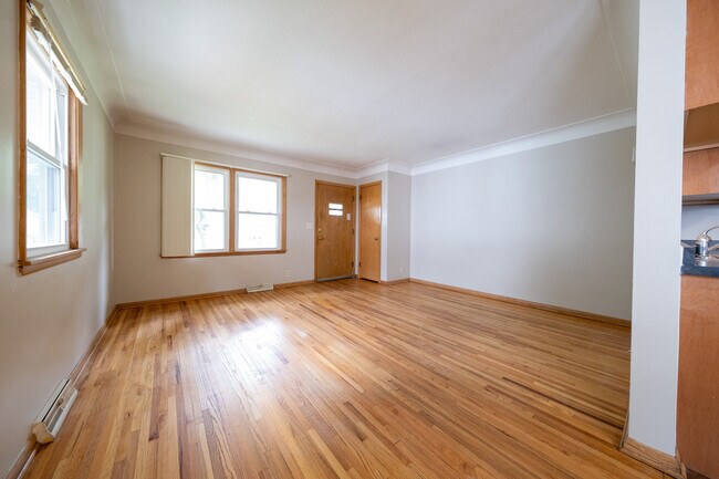 Foto del edificio - 5524 Oliver Ave S