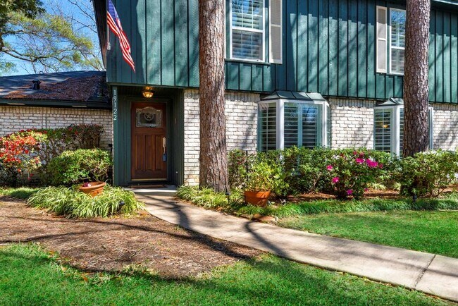 Building Photo - 19122 Enchanted Oaks Dr
