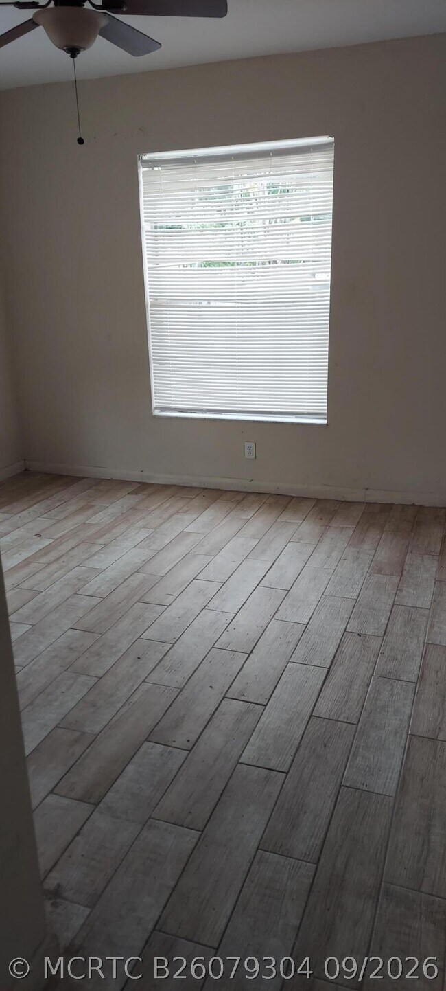 Foto del edificio - 4221 NW 19th St