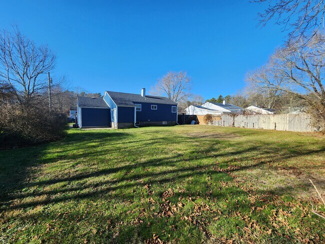 Building Photo - 93 Pace Ave