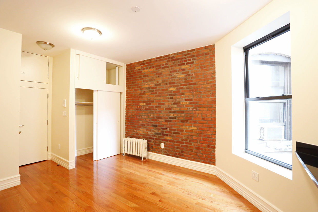 Foto principal - 205 W 80th St