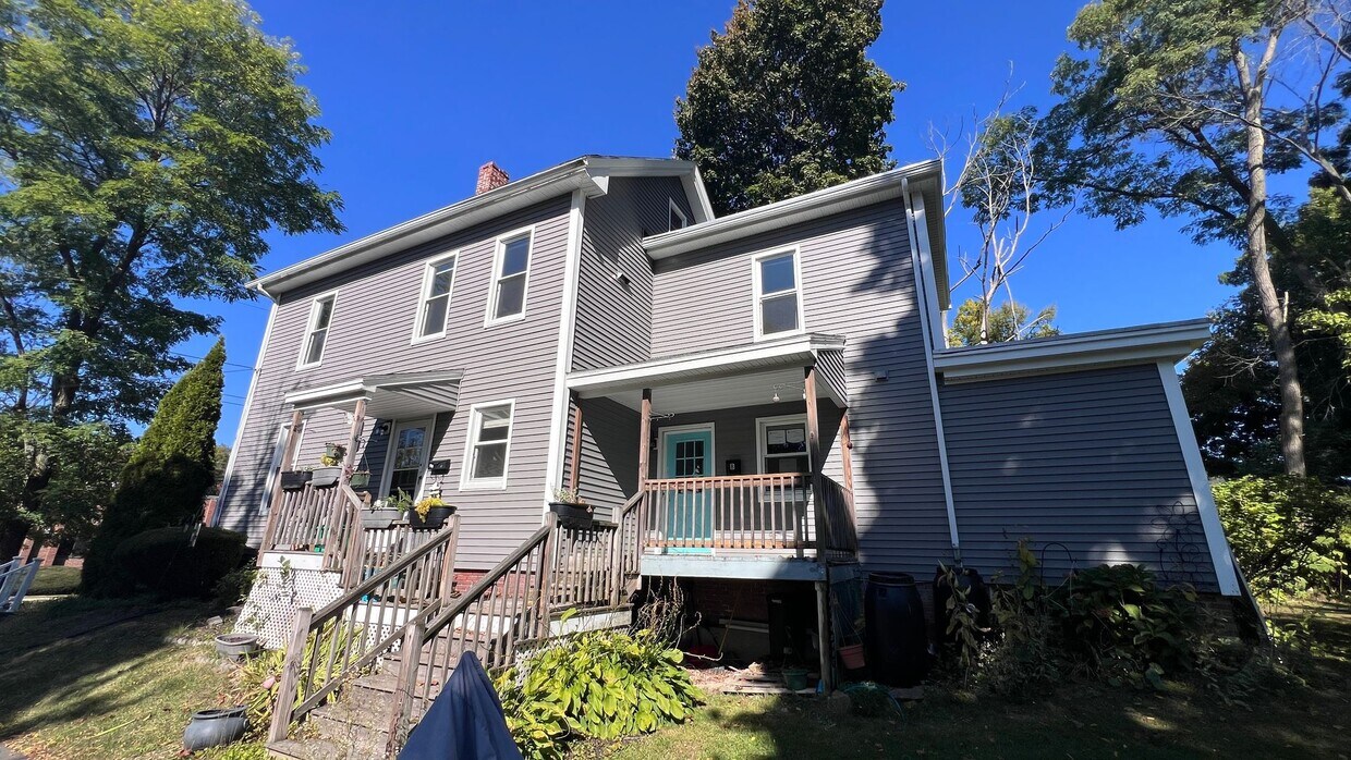Primary Photo - 292 Locust St