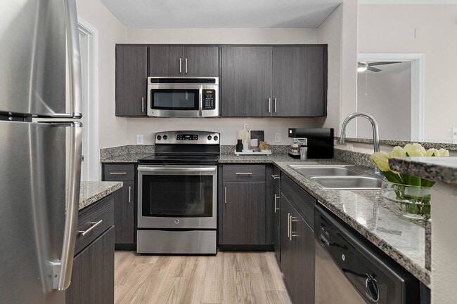 Building Photo - The Met at 3rd and Fillmore