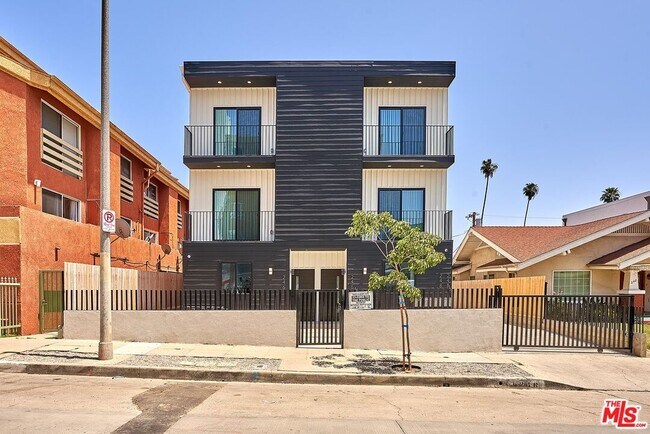 Foto del edificio - 246 N Dillon St