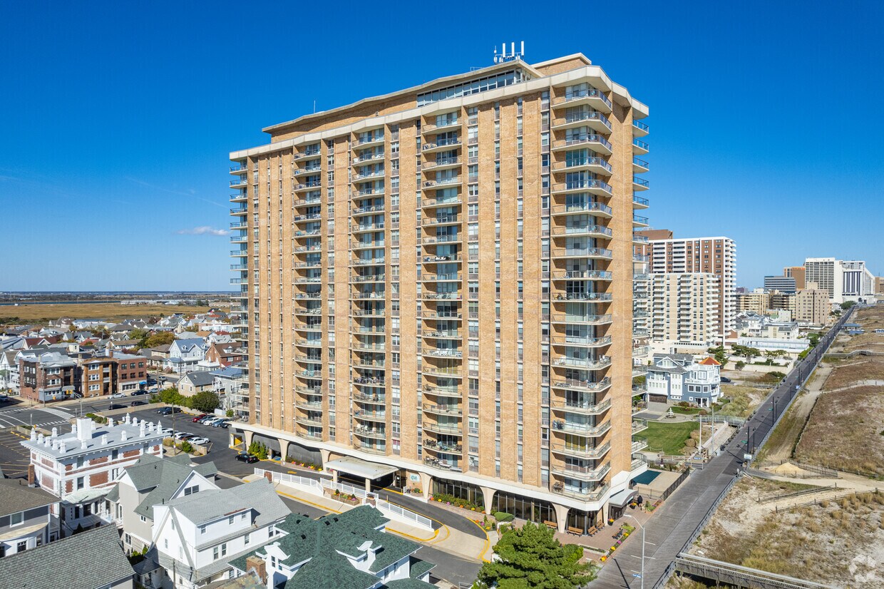 Vassar Square Condominiums Apartments in Ventnor City, NJ