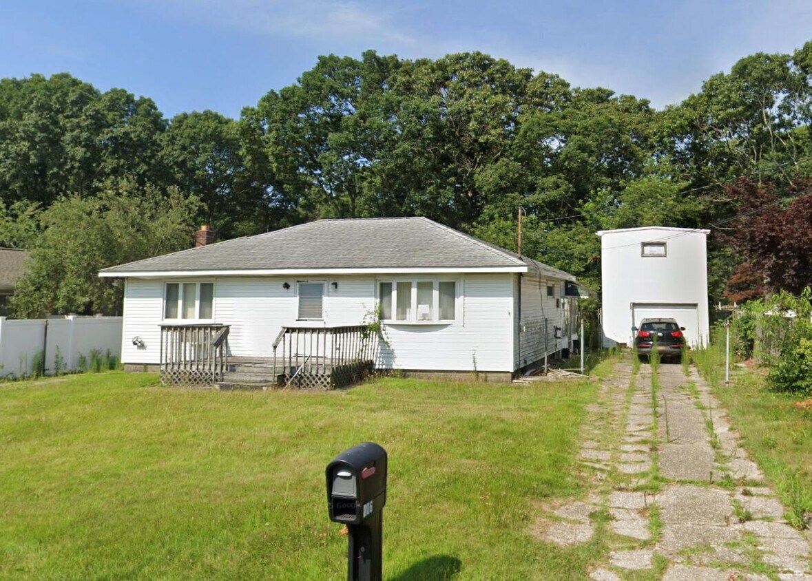 Foto principal - 206 Concord Rd