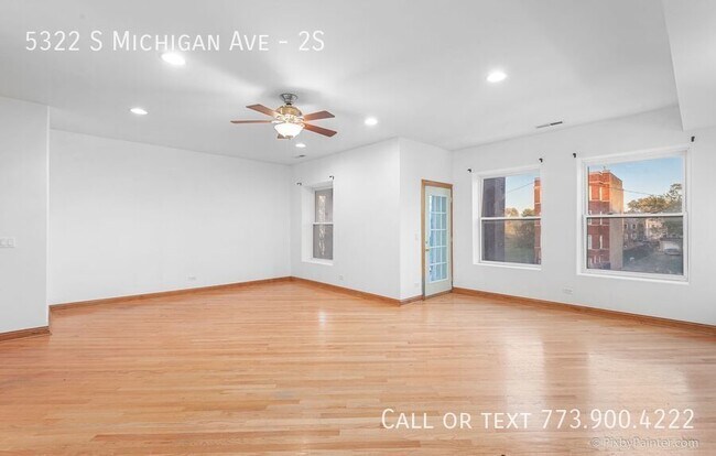Building Photo - 1400 s/f 3bed 2 bath Bronzeville unit w/in...