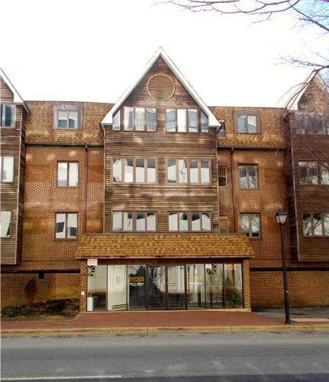 Building Front Entrance - 1025 N Madison St