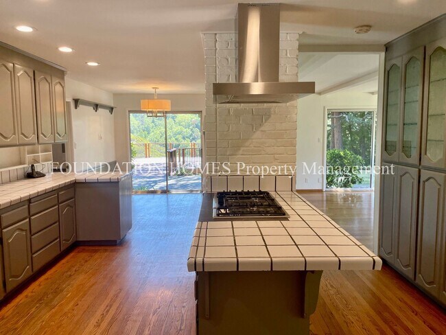 Building Photo - 4 br, 3 bath House - 25 Blueridge Rd