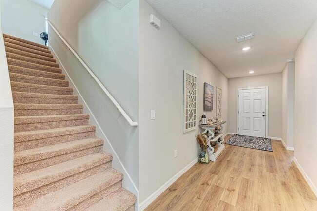 Foto del edificio - Beautiful Home For Rent In Crosswind Point!