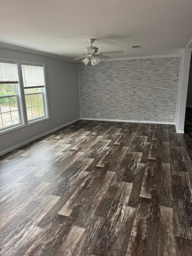 Foto del edificio - 3/2 Brooksville Available Now ! Apply for FREE This Holiday Season!