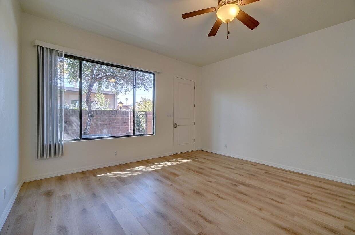 Primary Photo - Riverside Suites