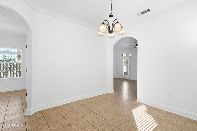 Building Photo - 323 Madison Circle