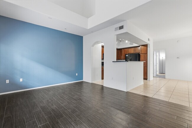 Foto del edificio - 2150 W Alameda Rd