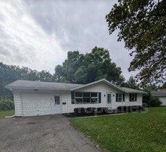 Building Photo - 261 Morrow Dr