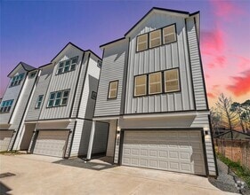 Building Photo - 424 Sikes St