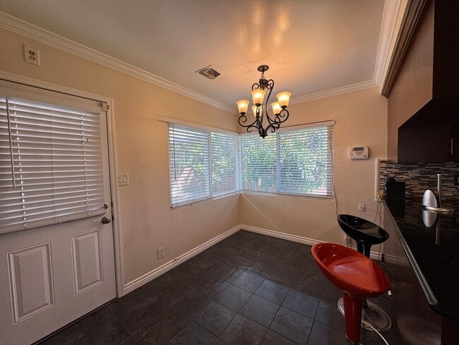 Foto del edificio - 3Bd 2Ba House in Hawthorne w/backyard 2 car garage