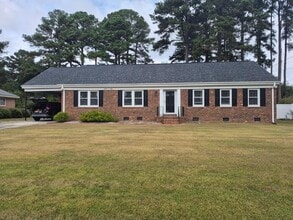 Building Photo - 1808 Windsor St W