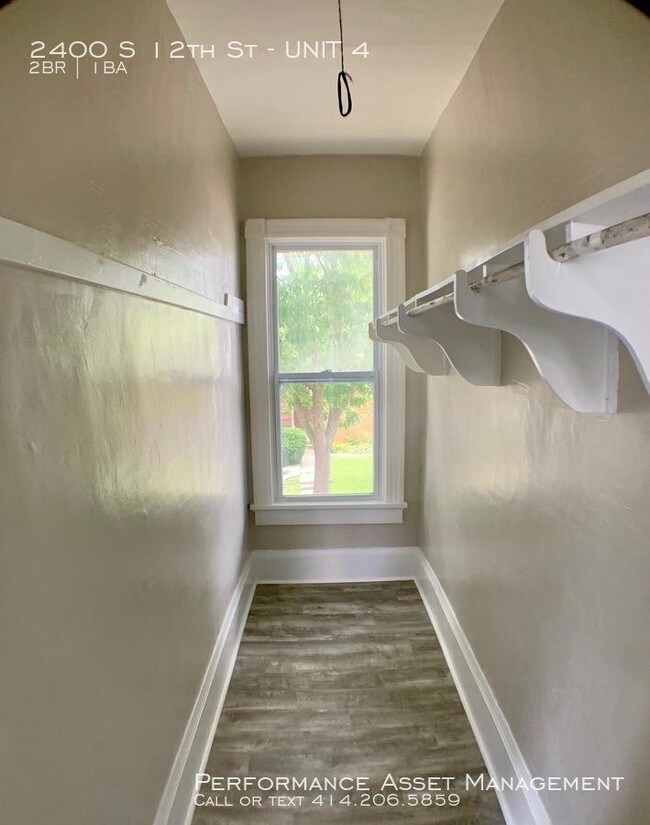 Building Photo - 2 bedroom in Milwaukee WI 53215