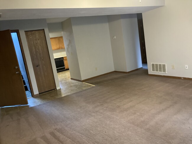 Building Photo - 130 Lauren Circle Apt C
