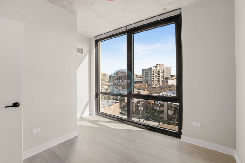 Photo - 4600 N Broadway (Chicago, IL)