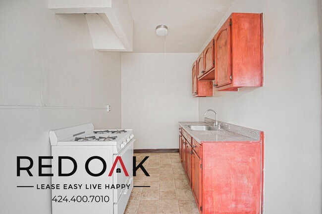 Foto del edificio - 246 S Kenmore Ave