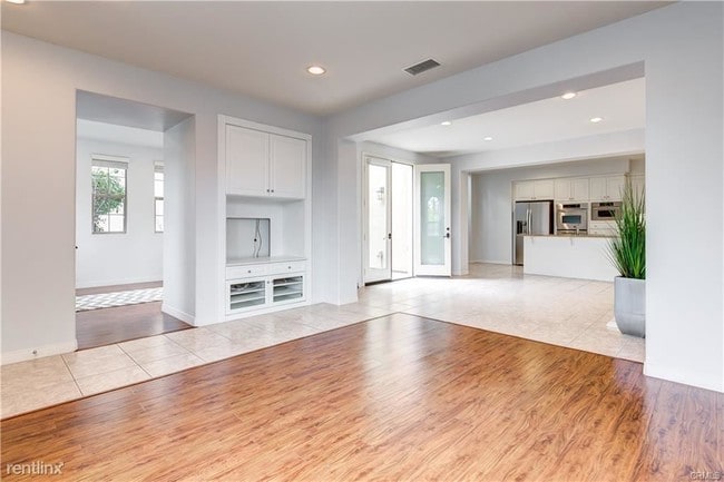 Building Photo - 3 br, 3 bath House - 24 Long Fellow