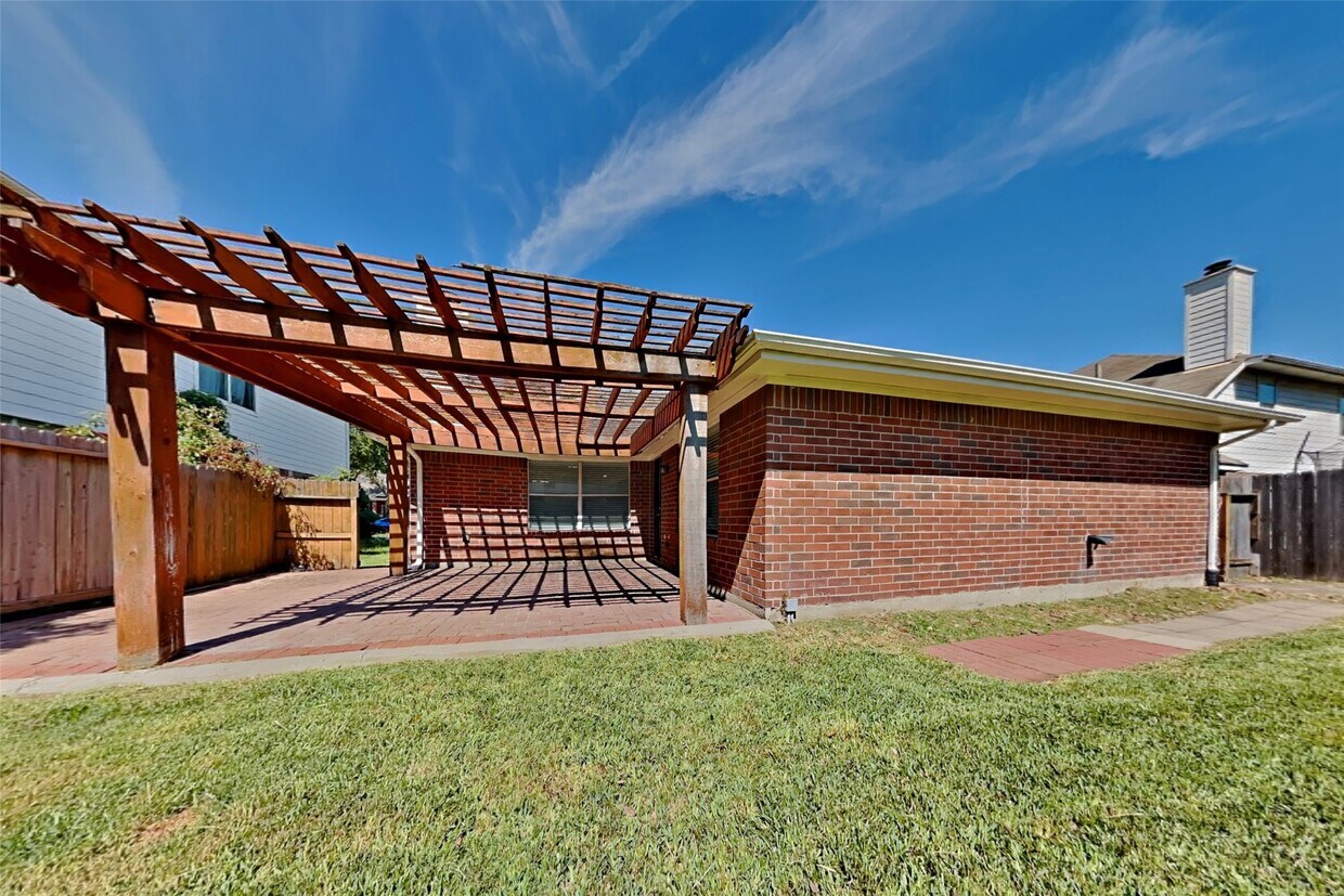 Foto del edificio - 15402 Misty Dawn Tr