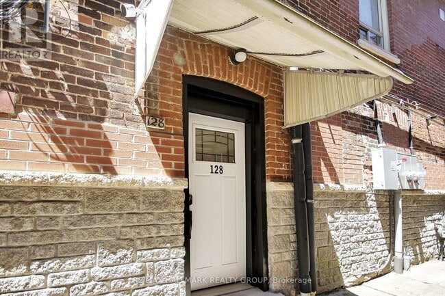 Building Photo - 128 Prescott St