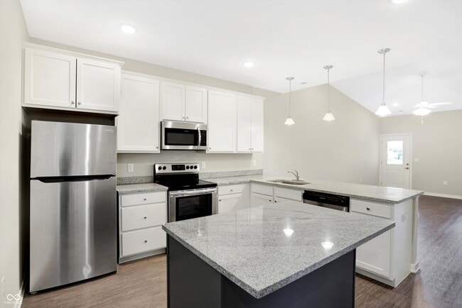 Building Photo - 75 Cypress Dr
