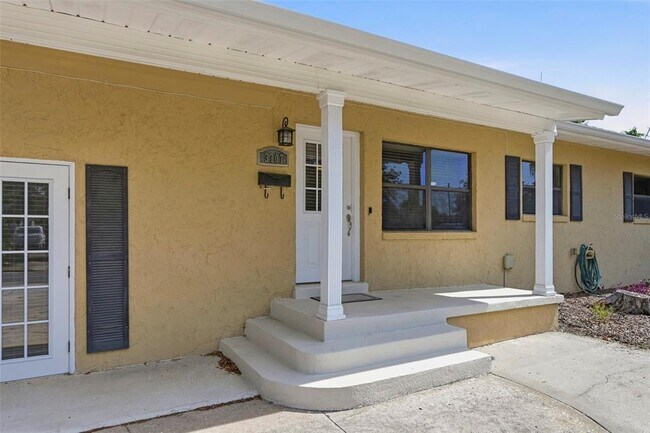 Foto del edificio - 3707 Pelican Ln
