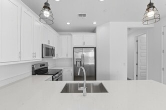 Building Photo - 4016 E Brisa Dr