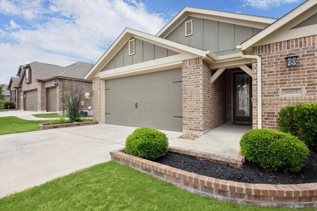 Foto del edificio - 6805 Leonardo Dr