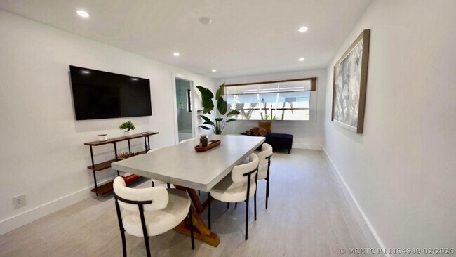 Foto del edificio - 871 NE 27th Ave