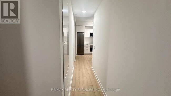 Building Photo - 15 Skyridge Dr