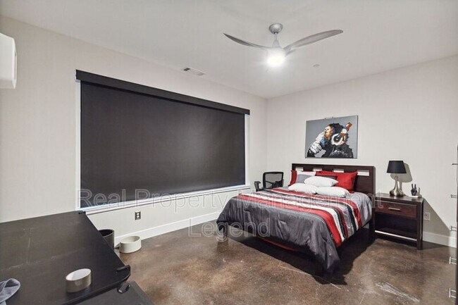 Building Photo - 4965 Blaynes View