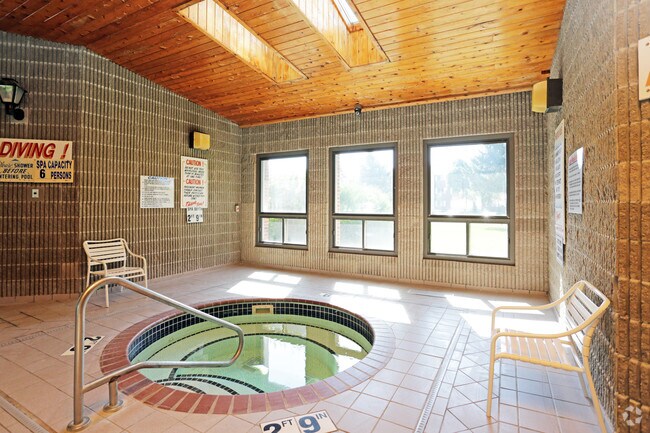 Jacuzzi - Colonial Heights