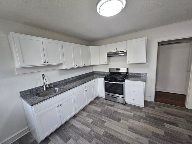 Photo - 38 S Main St Apartment