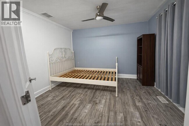 Photo du bâtiment - 532 Oak Ave