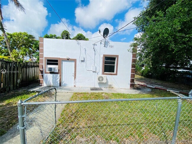 Building Photo - 7936 NW 5 Ave