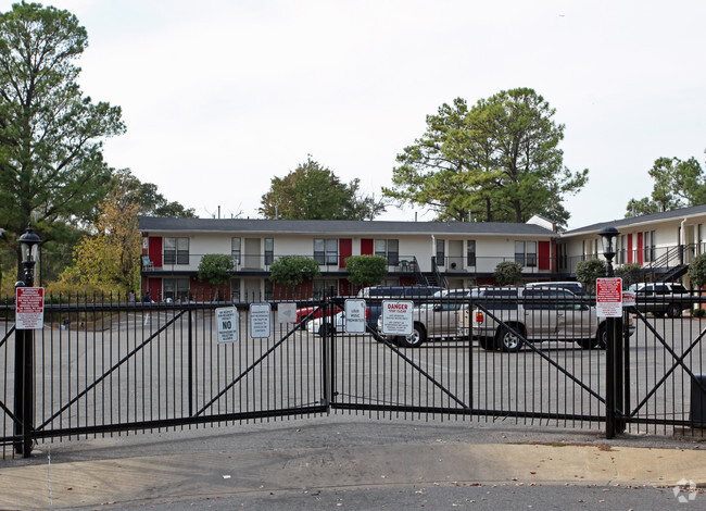 Building Photo - Maureen Manor Apartments