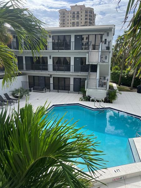 Foto del edificio - 2100 NE 33rd Ave