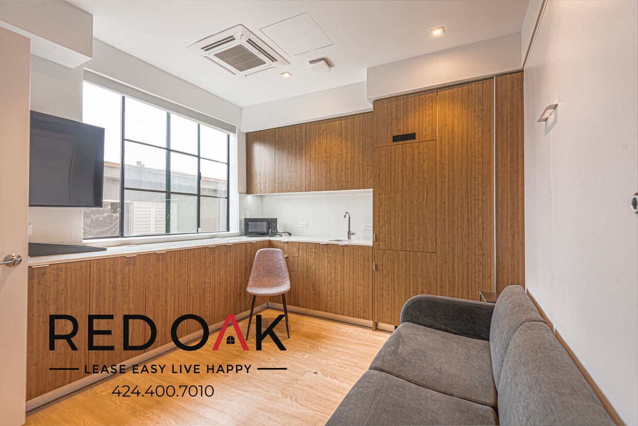 Foto principal - 11649 Mayfield Ave
