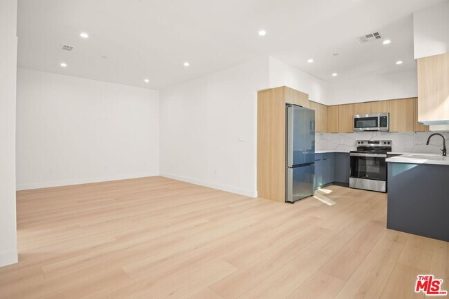 Foto del edificio - 1709 Burnside Ave