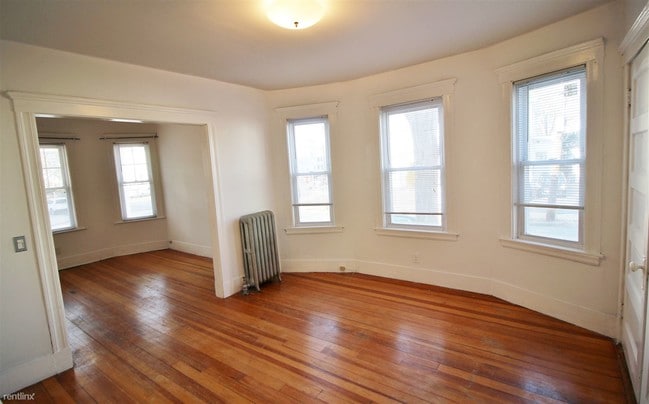 Building Photo - 245 Broadway