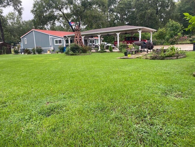 Foto del edificio - 25845 Peach Dr